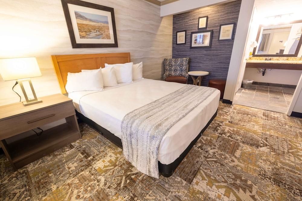 Stovepipe Wells Village Hotel - Inside The Park — hotel in Death Valley