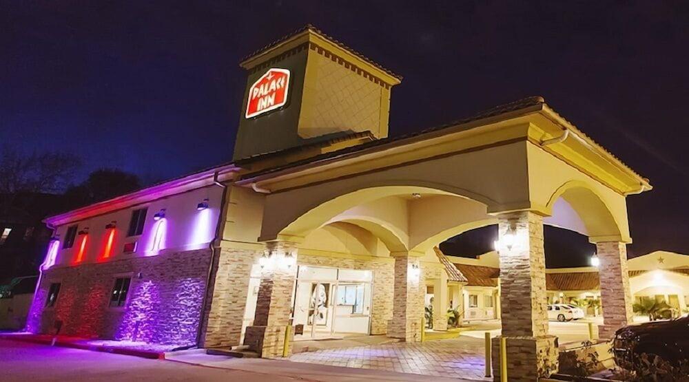 Palace Inn photo 1