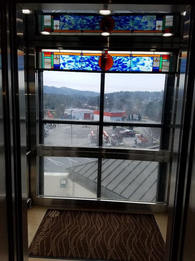 Comfort Inn North of Asheville photo 35