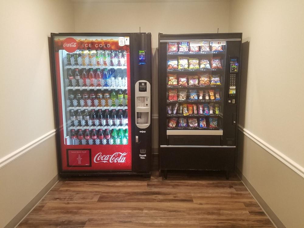 WoodSpring Suites West Monroe I-20 photo 22