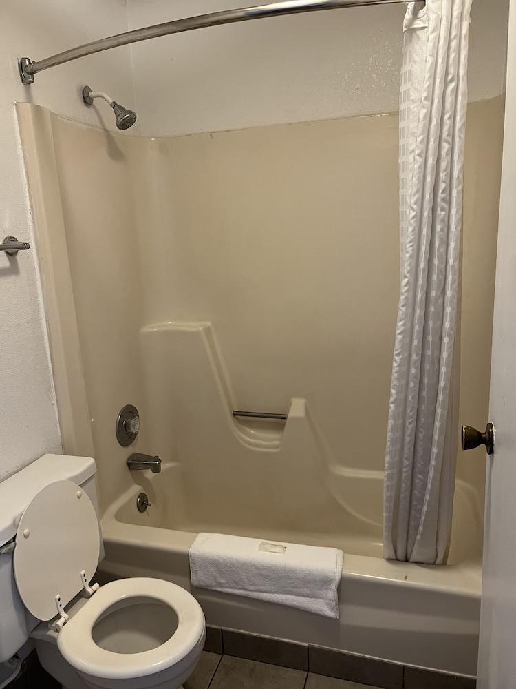 LAKE INN photo 4