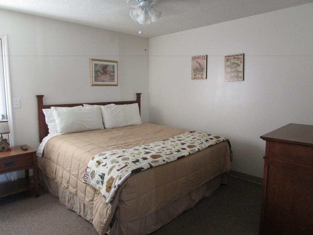 Douglas Inn & Suites photo 4
