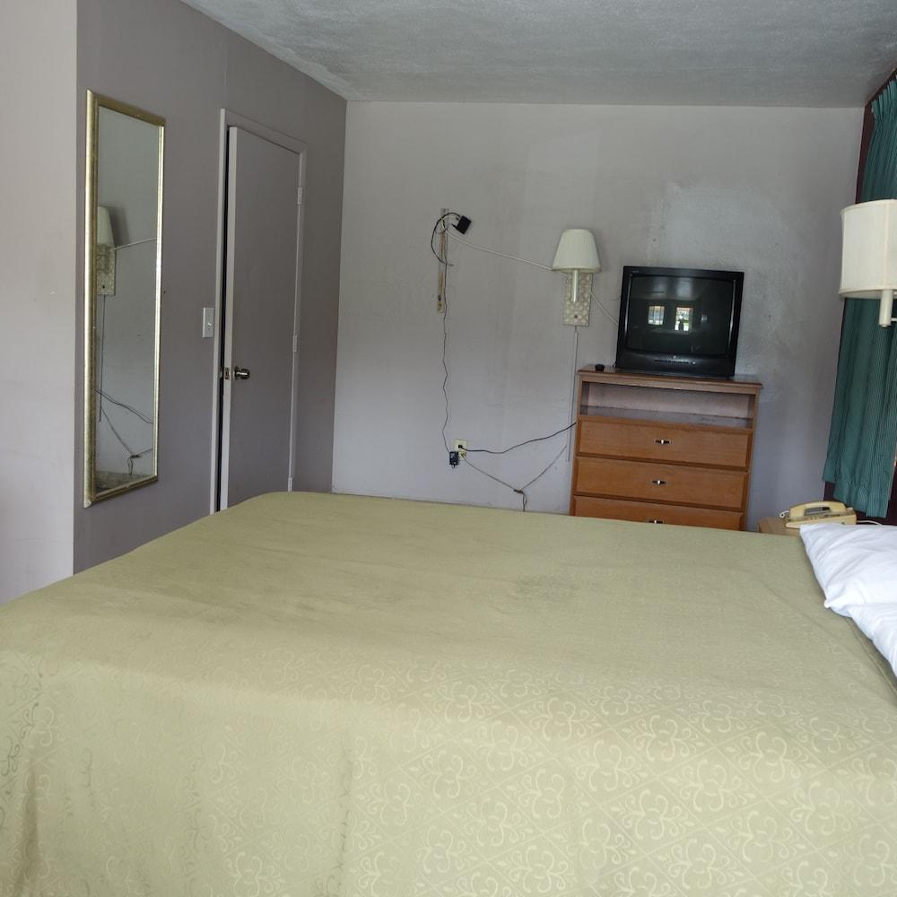 Palm City Motel photo 16