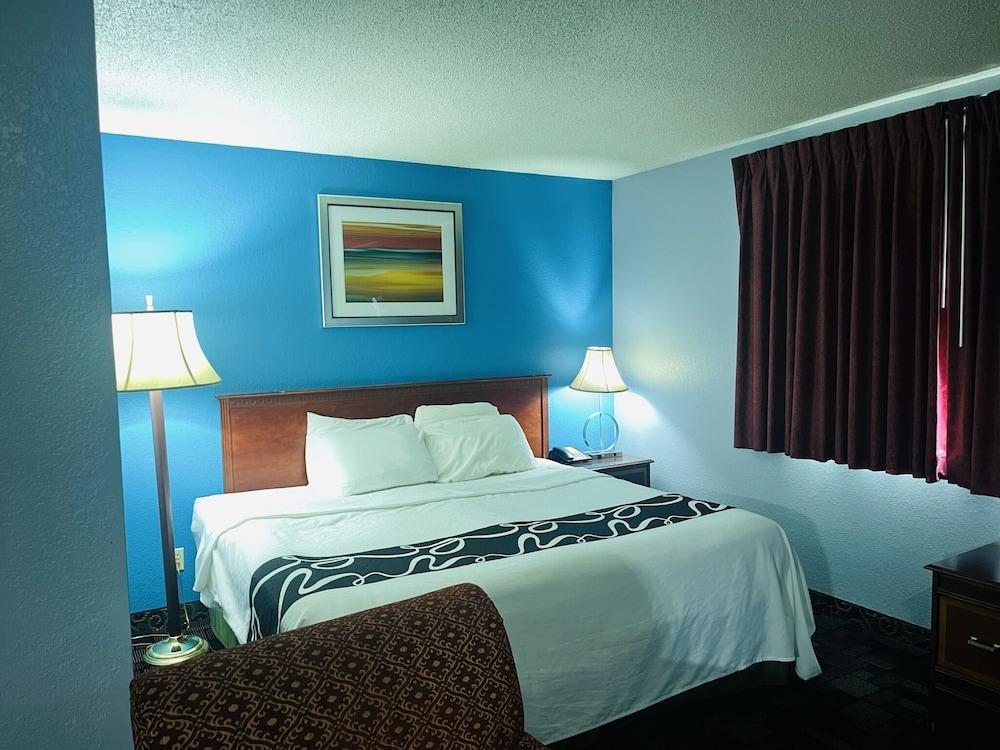 Rodeway Inn Whitehall photo 32