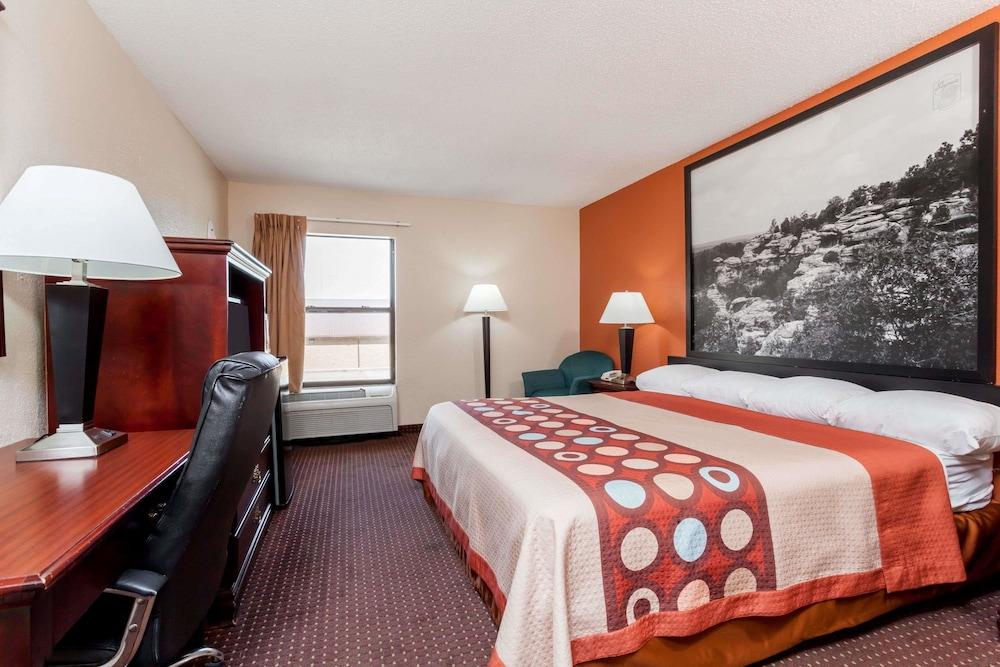 Super 8 by Wyndham Harrisburg photo 8