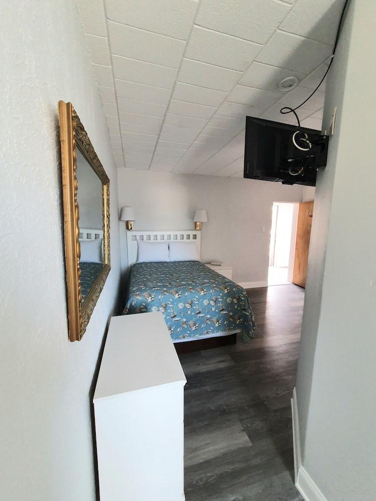 The Coral Sands Motel photo 18