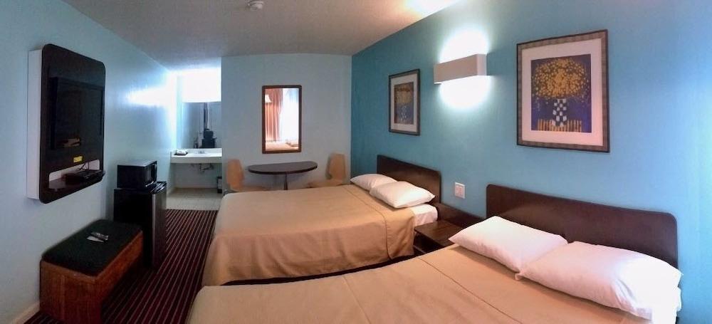 Relax Inn Motel photo 18