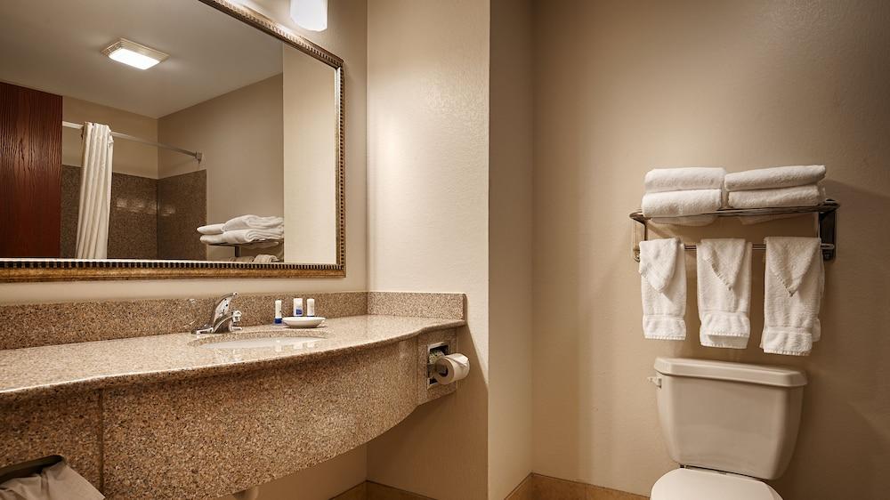 Best Western Plus Deridder Inn & Suites photo 32