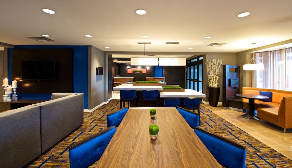 Country Inn & Suites by Radisson, Columbus-Edinburgh photo 32