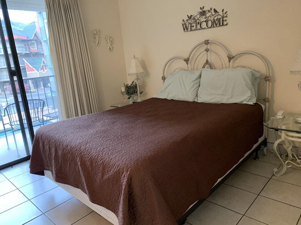 Oak Square Rentals photo 5