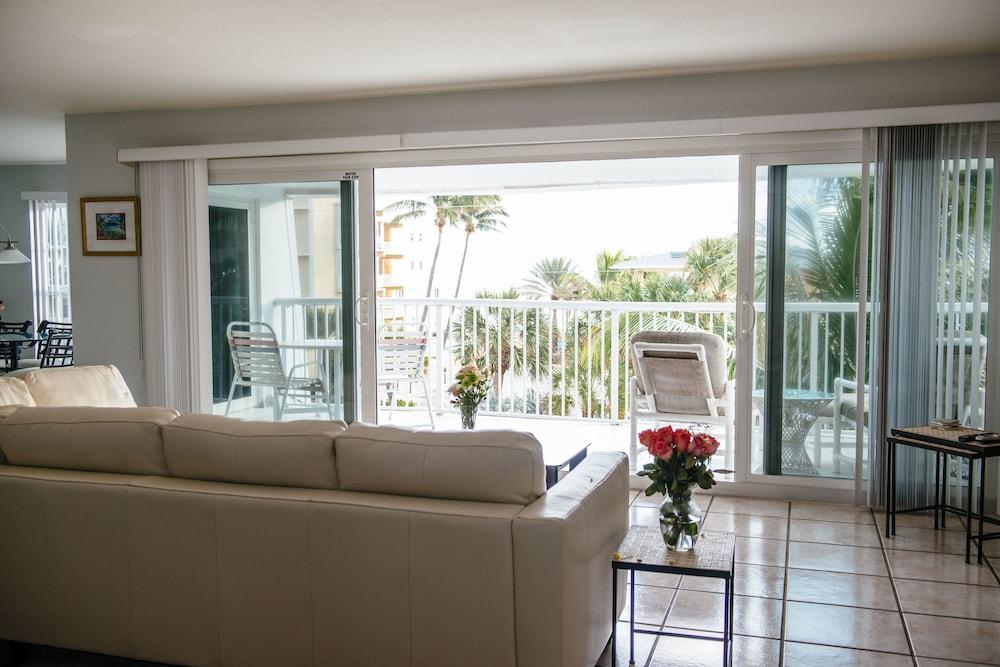 Sea Spray Inn photo 12