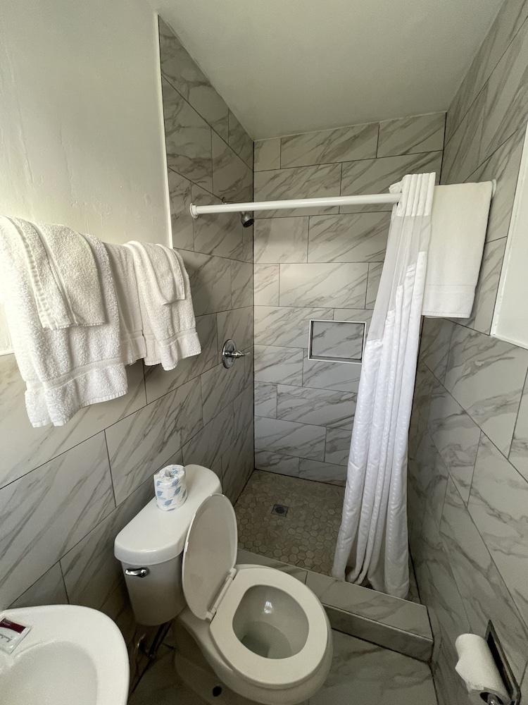 Shangri La Motel photo 14