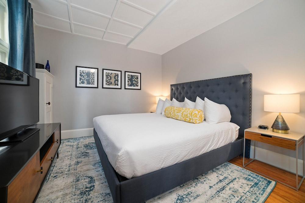 Seven Hills Inn photo 19
