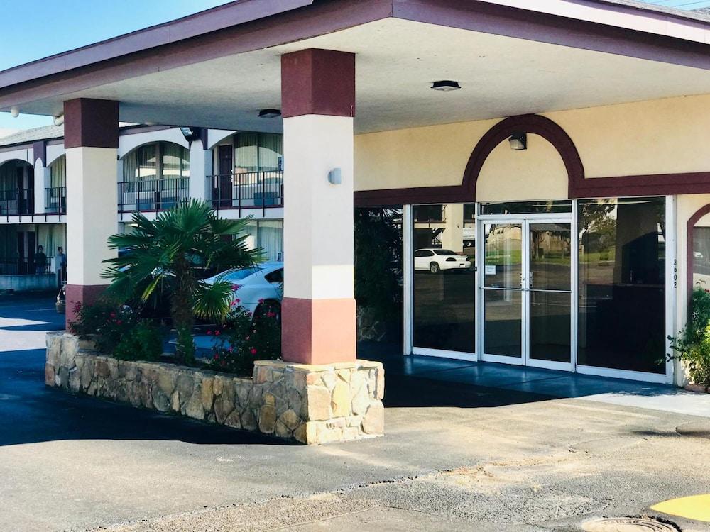 Executive Inn photo 11