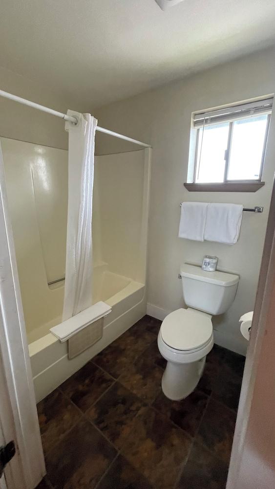 Morgan Inn And Suites photo 67