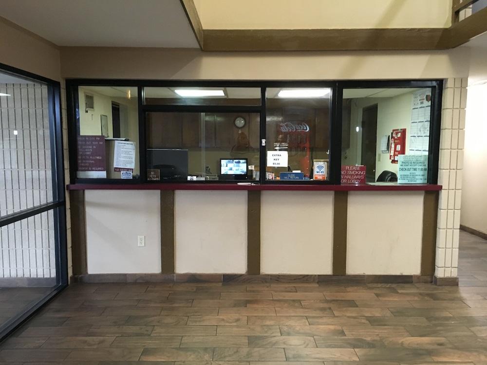 Executive Inn Pine Bluff photo 8