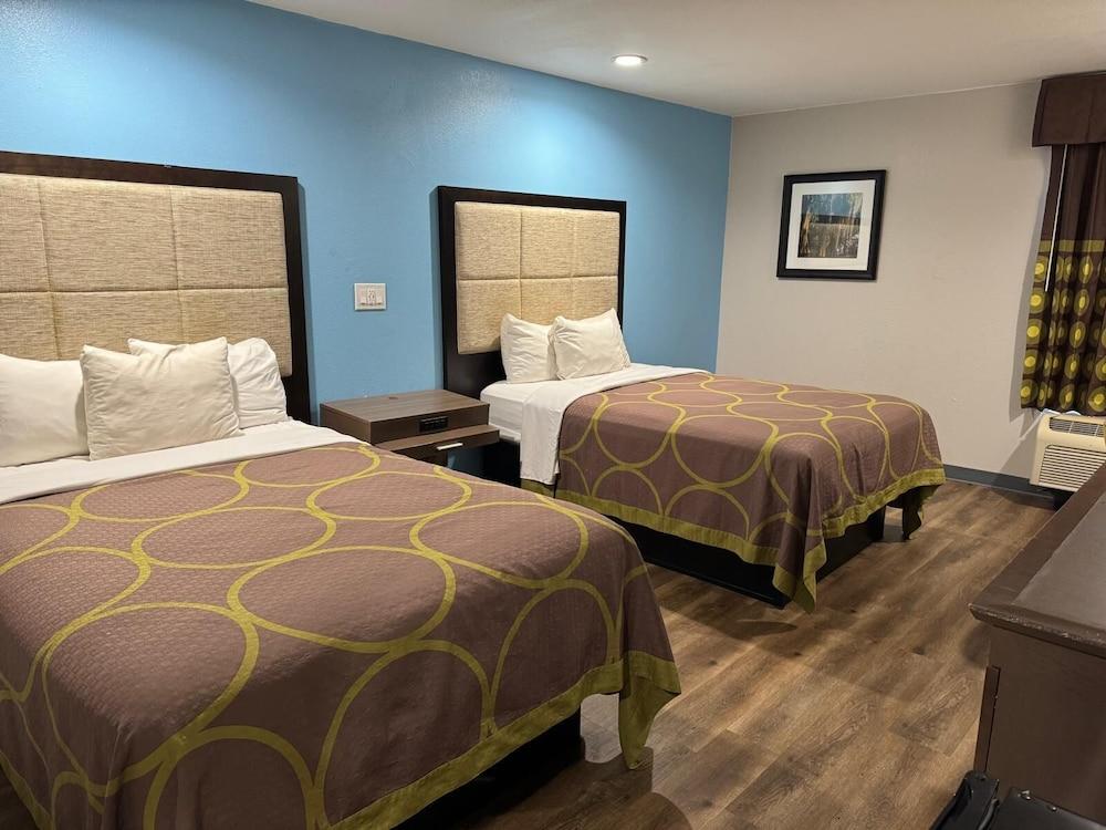 Executive Inn and Suites Baker photo 11