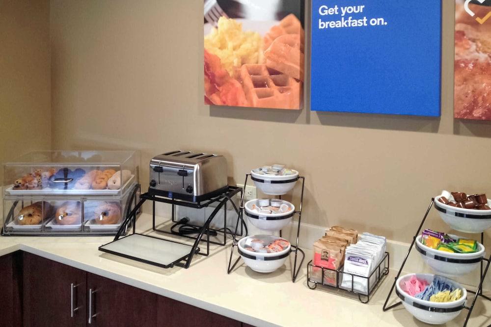 Comfort Inn & Suites Augusta photo 16