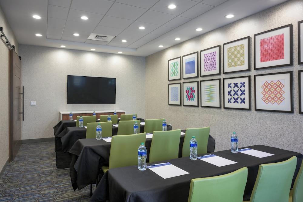 Holiday Inn Express & Suites Phoenix East - Gilbert by IHG photo 36