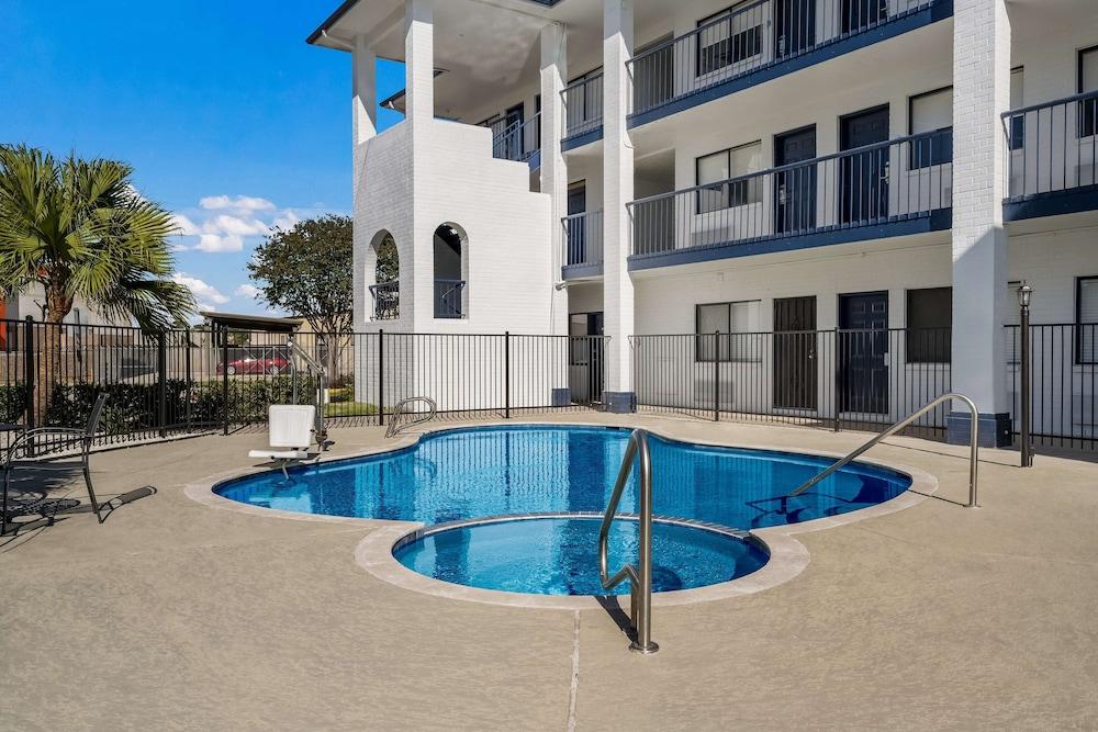 SureStay Hotel by Best Western Spring North Houston photo 25