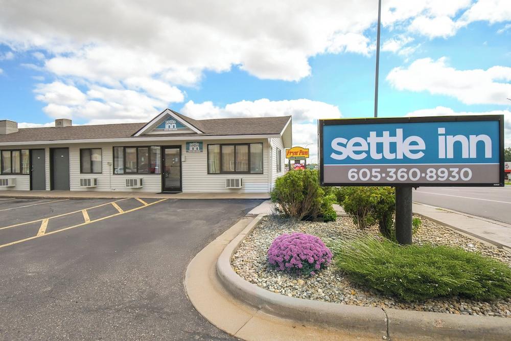 Settle Inn photo 1