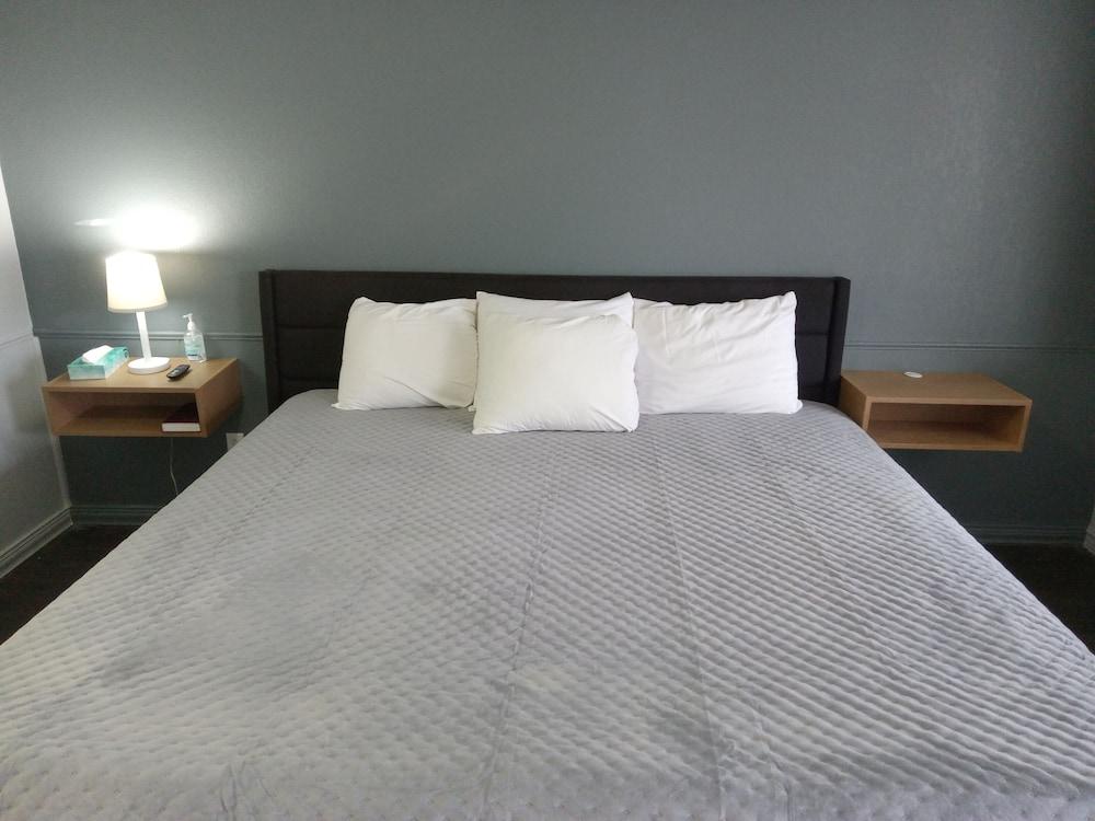 Western Hills Motel photo 9