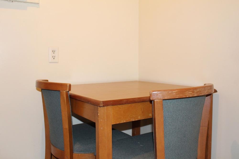 Dixie Motel - Hilliard photo 10