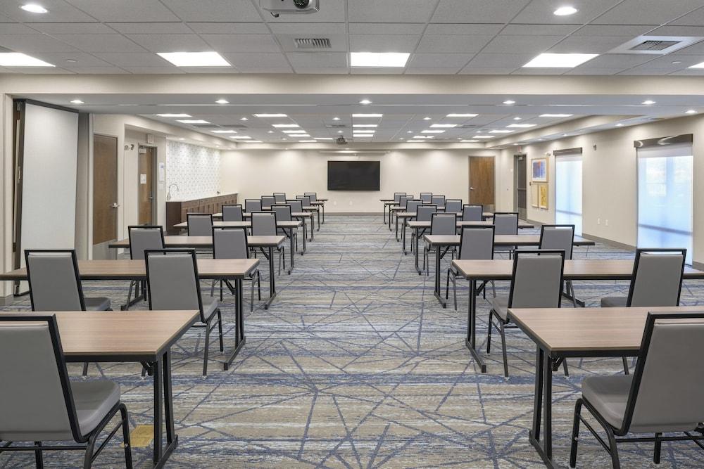 Holiday Inn Express Hotel & Suites Belgrade by IHG photo 35
