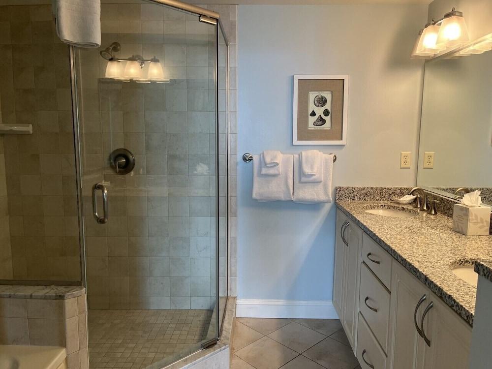 Miramar Condominiums photo 33