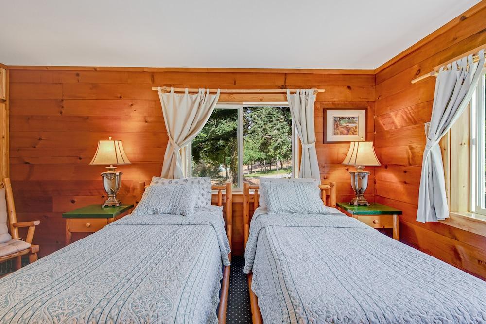 Deer Harbor Inn photo 91