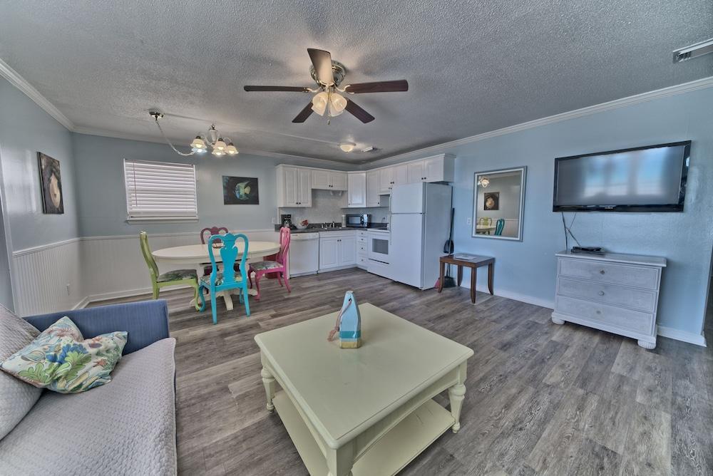 Pineapple Villas on Laguna Beach photo 41