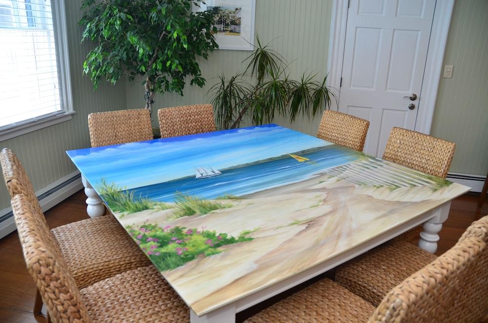 Beach Breeze Inn photo 93