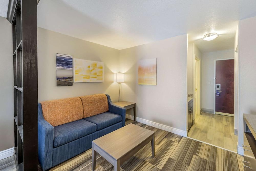 Comfort Inn & Suites Andrews photo 12