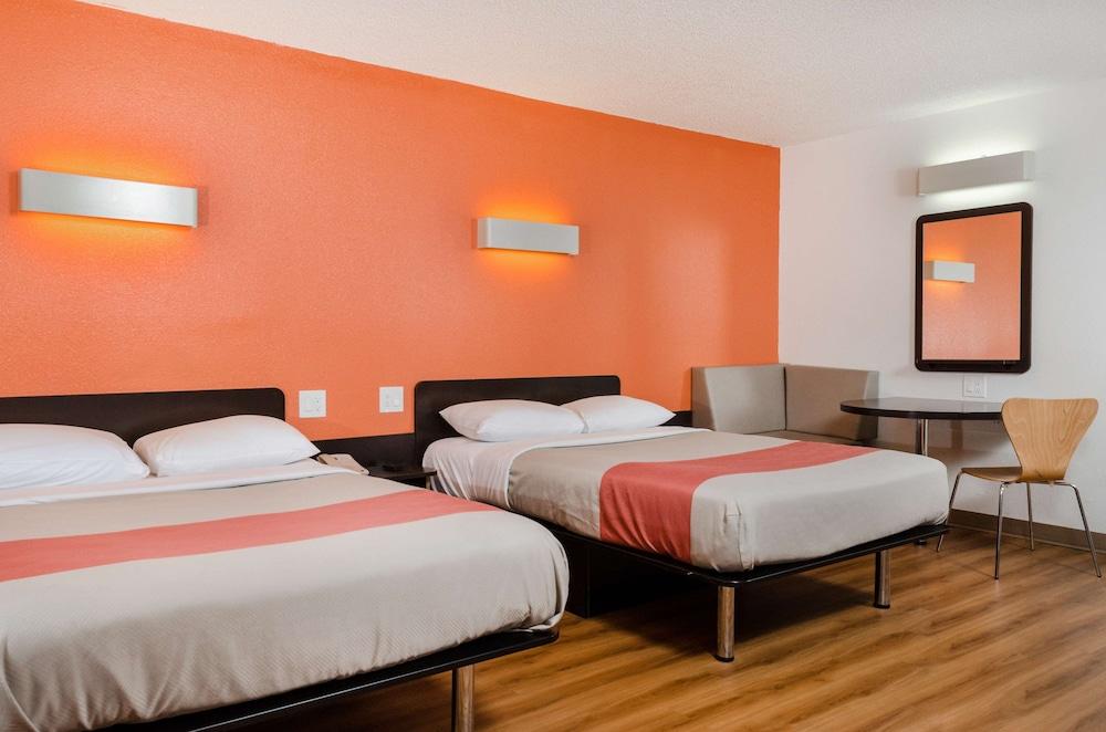 Ramada by Wyndham Merced photo 11
