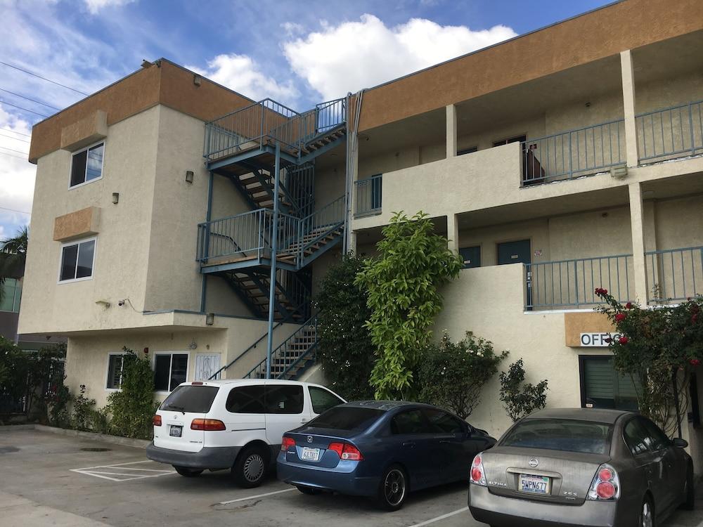 Bellflower Travel Inn photo 37