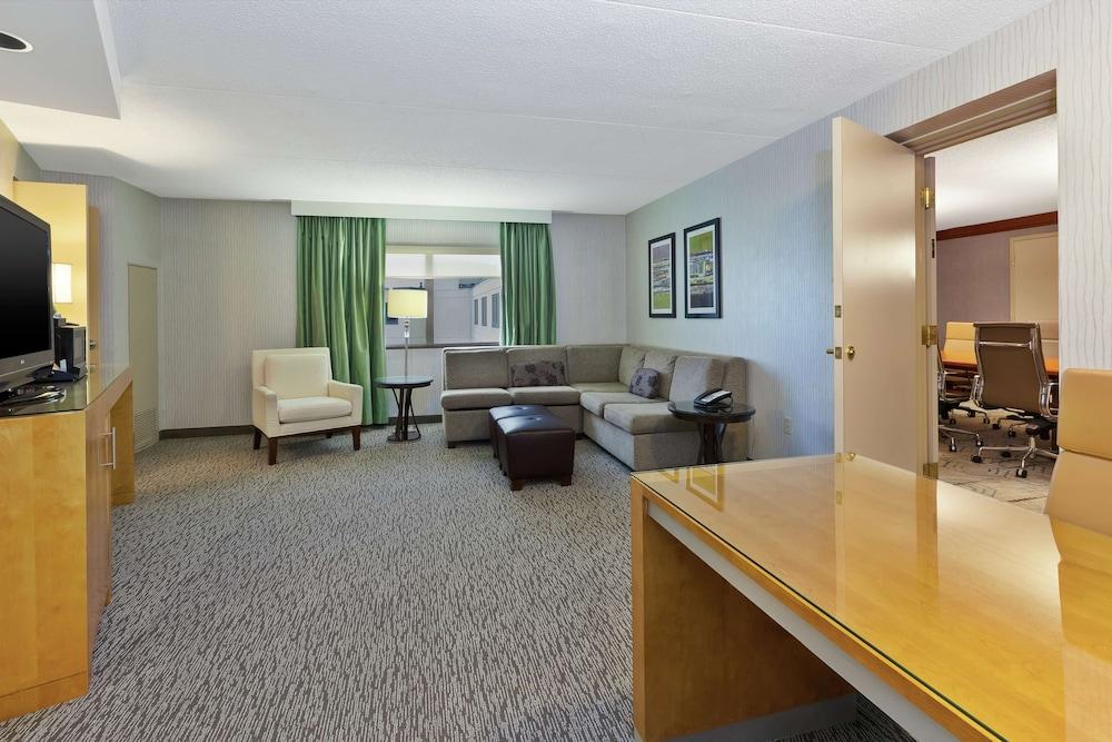 Hotel Auburn Hills photo 17