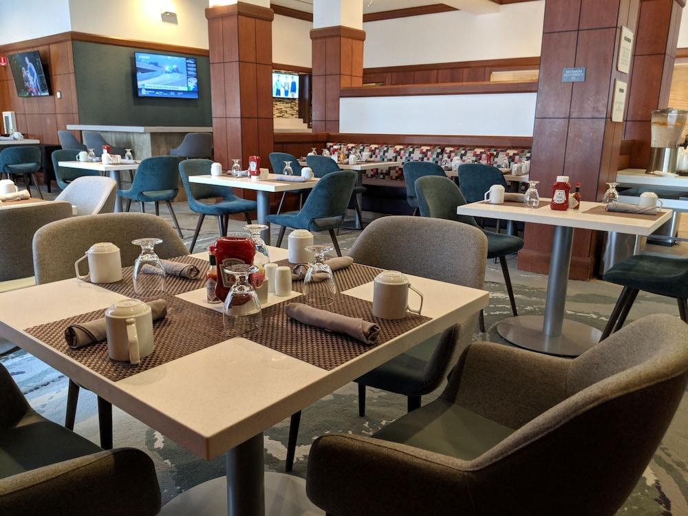 Hilton Garden Inn Chicago North Shore/Evanston photo 31