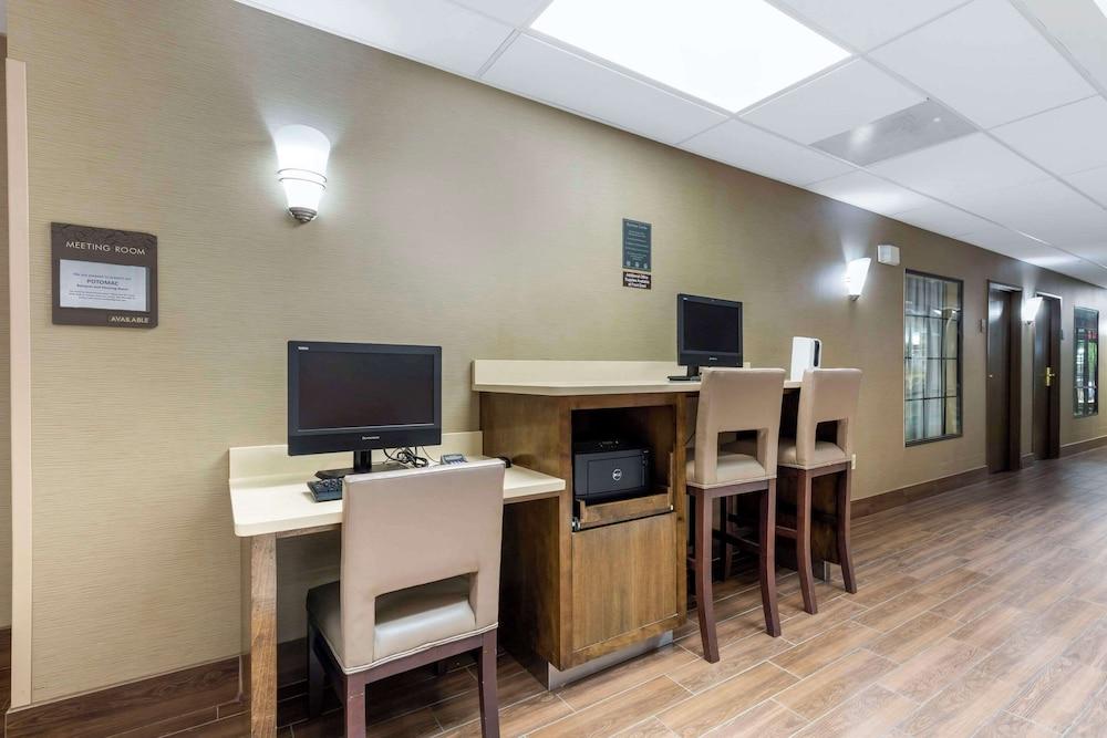 Comfort Suites Near Potomac Mills photo 29