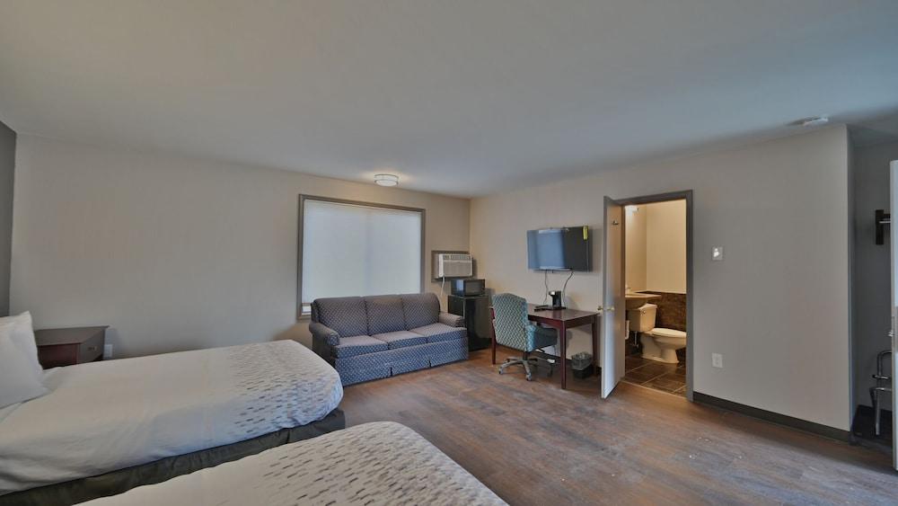 Maplehurst Motel photo 31