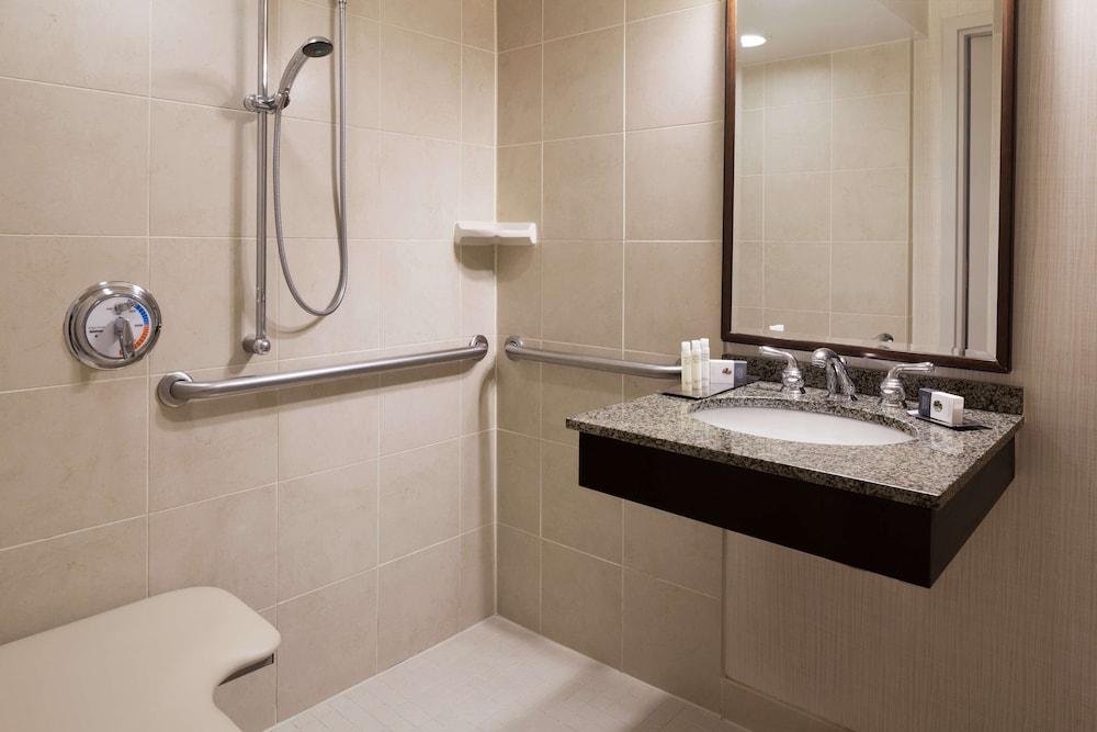 Doubletree by Hilton Somerset Hotel and Conference Center photo 21