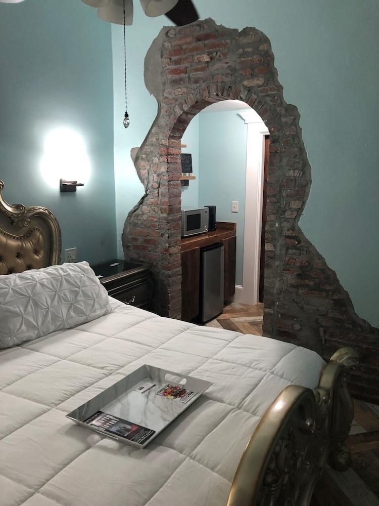 Haunted Hotel New Orleans photo 5