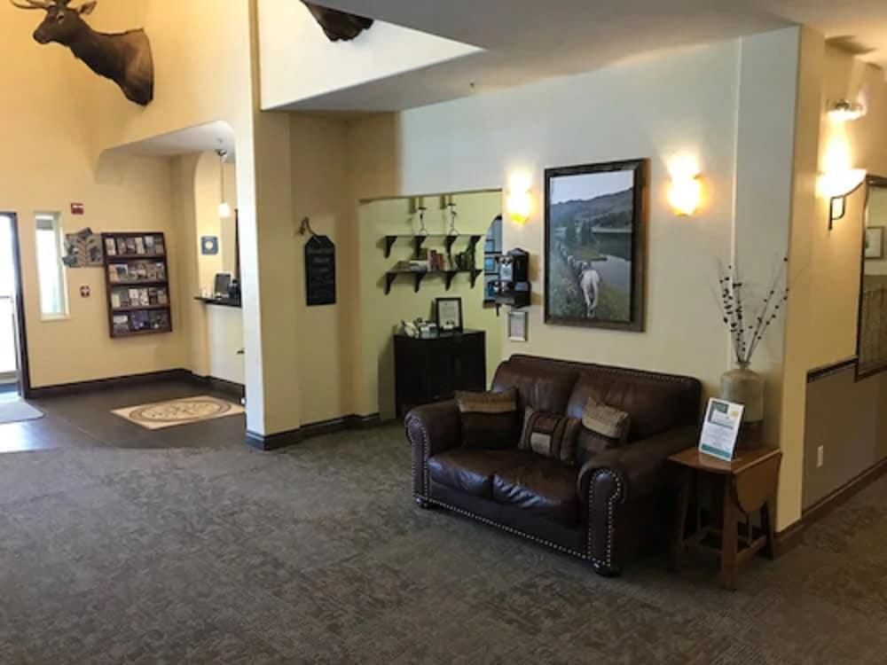 Blue Spruce Inn photo 11