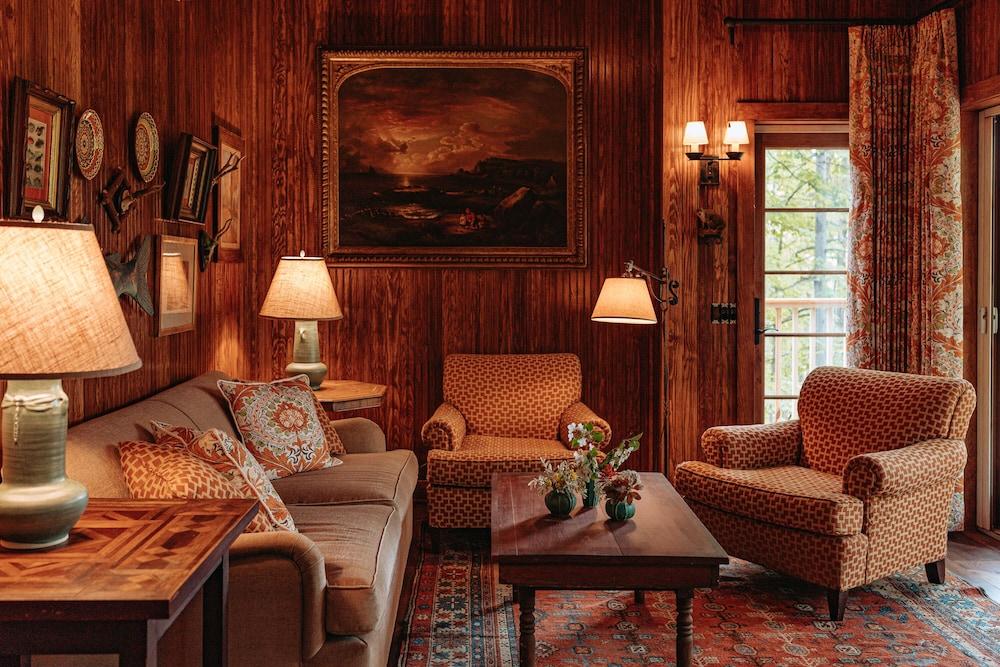 Deer Mountain Inn photo 29