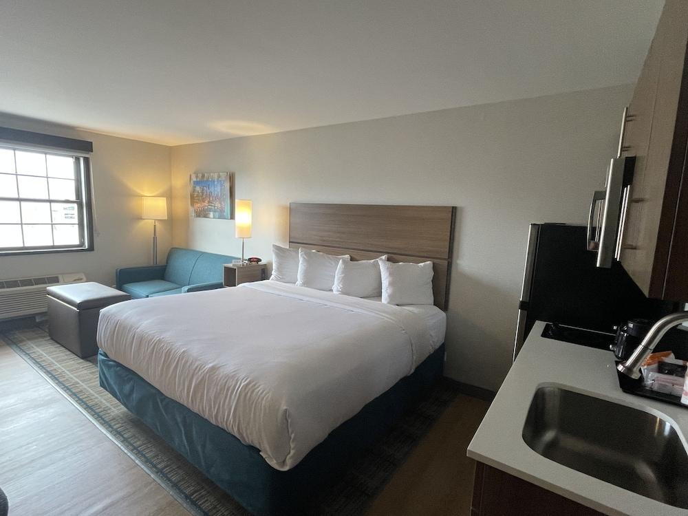 MainStay Suites Oak Brook Terrace-Chicago photo 5
