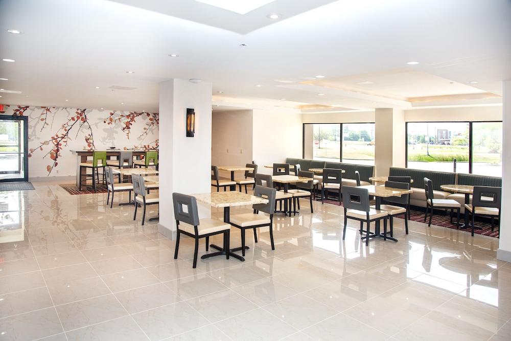 MainStay Suites Springfield IL photo 3
