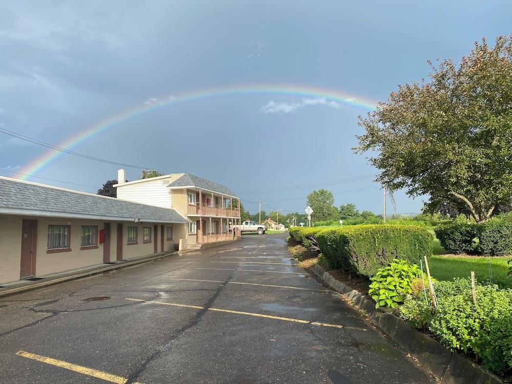 Deep Well Motel photo 33