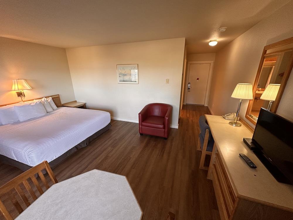 Astoria Crest Motel photo 42