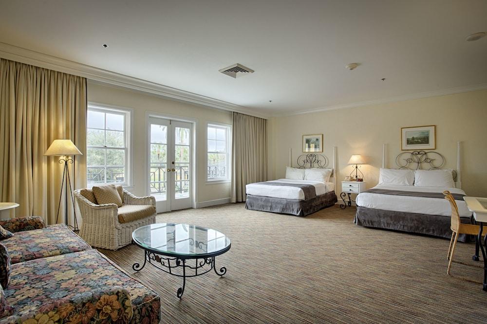 Tampa Palms Country Club photo 8