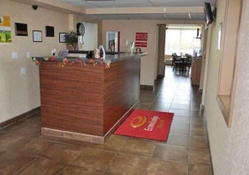 Airport Inn Flint photo 14
