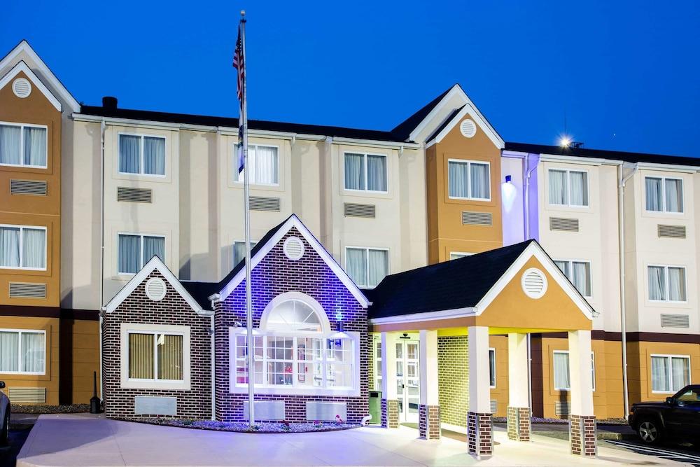 Microtel Inn & Suites by Wyndham Charleston WV photo 33